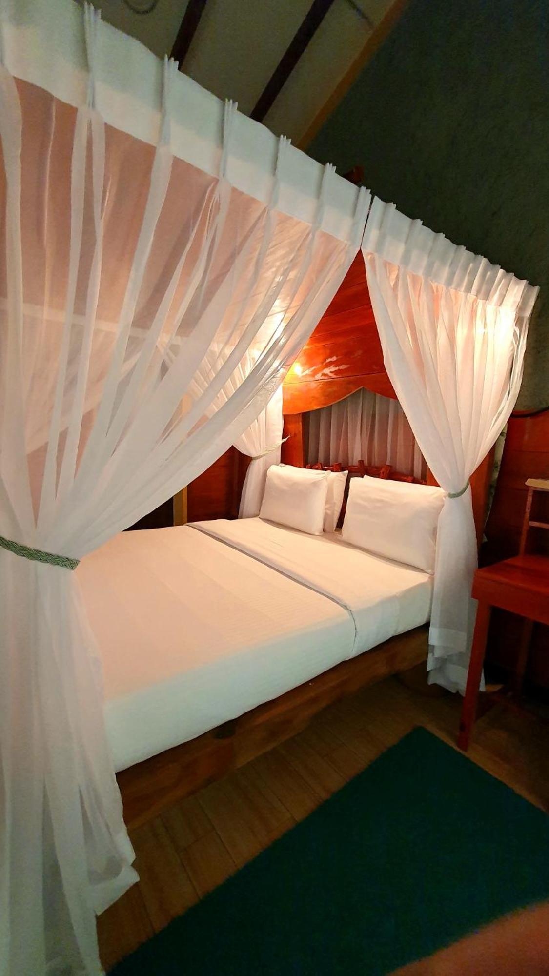 אלה Guest Inn Avendra מראה חיצוני תמונה